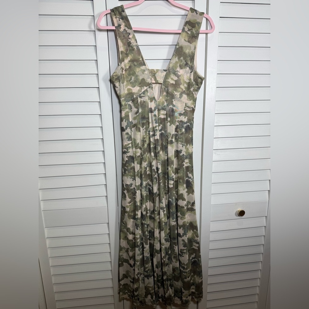 Anthropologie Pilcro Seamed V Neck Mesh Midi Dress Size XS (up to a medium) - Picture 10 of 10